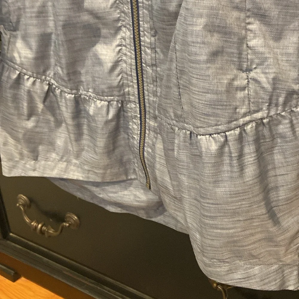 Athleta City Chic lightweight rain Jacket - Picture 5 of 16